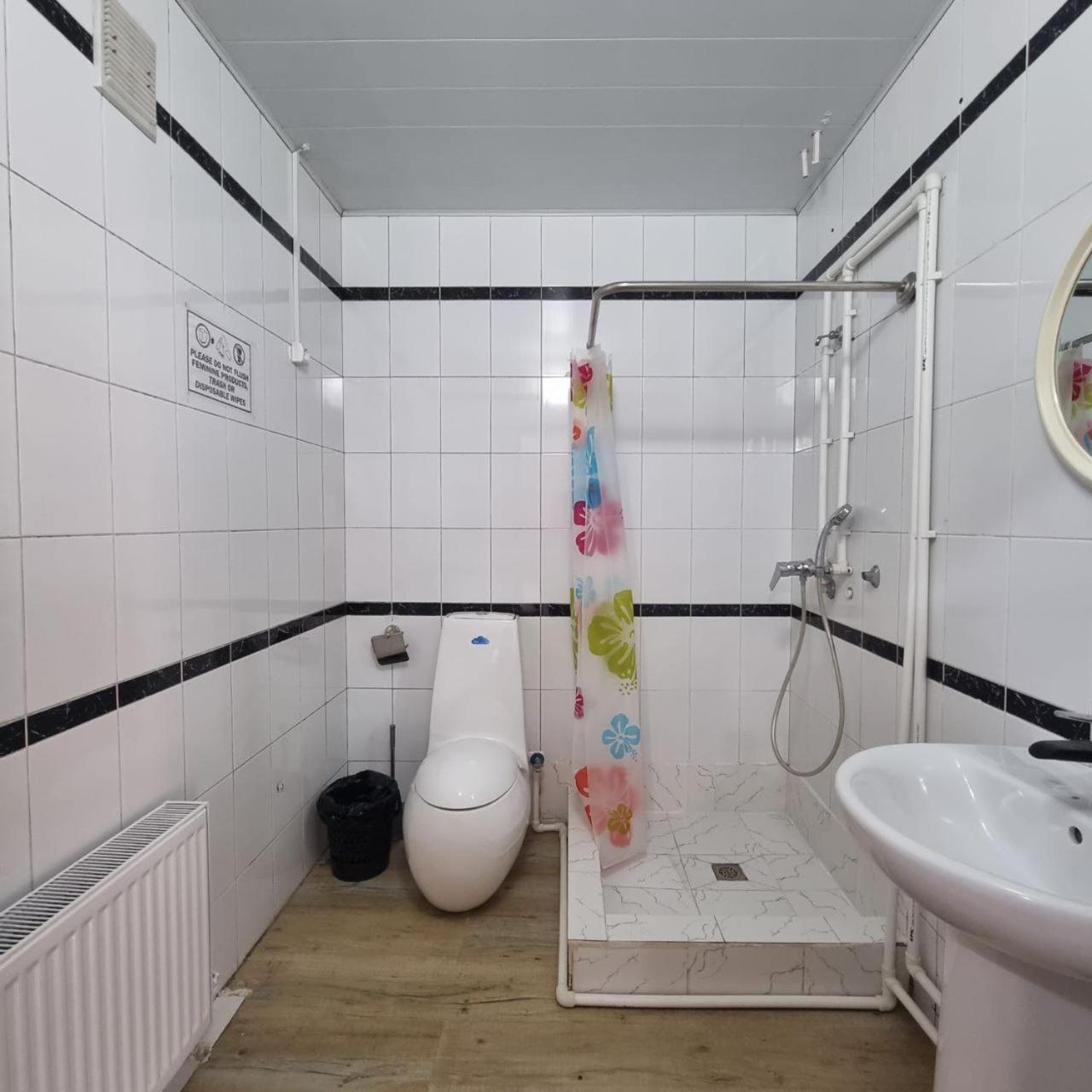 Sim Sim Hostel & Guest House Near The Church Samarkand Exterior foto