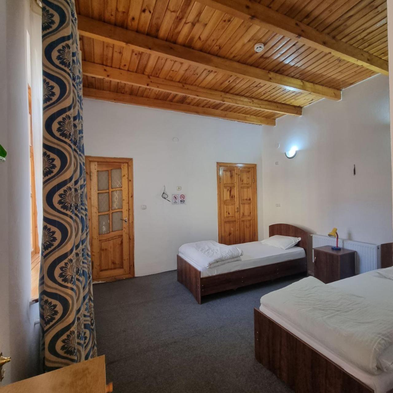 Sim Sim Hostel & Guest House Near The Church Samarkand Exterior foto